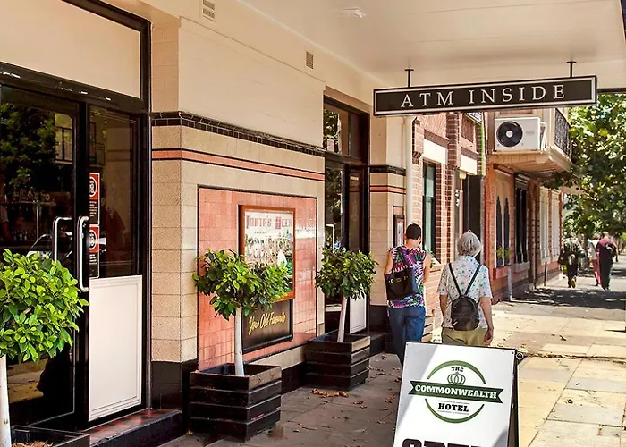 Commonwealth Hotel