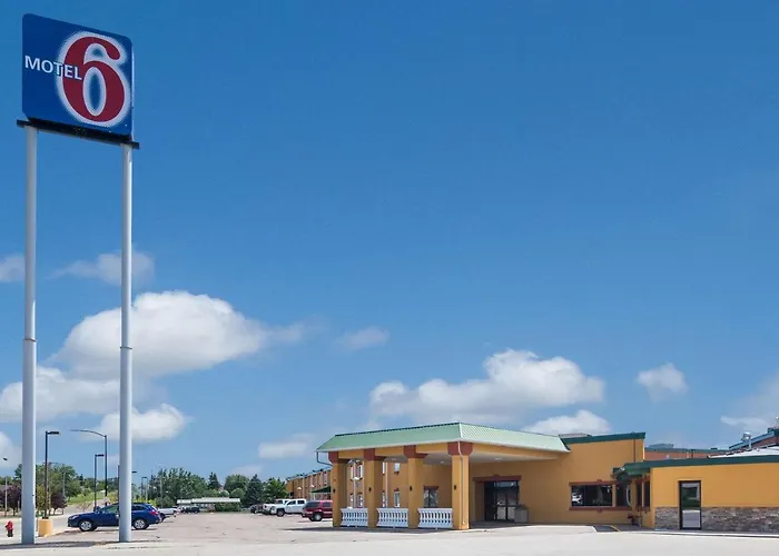 Badlands Inn & Suites