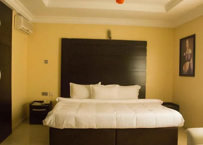 Winstons Place Hotel