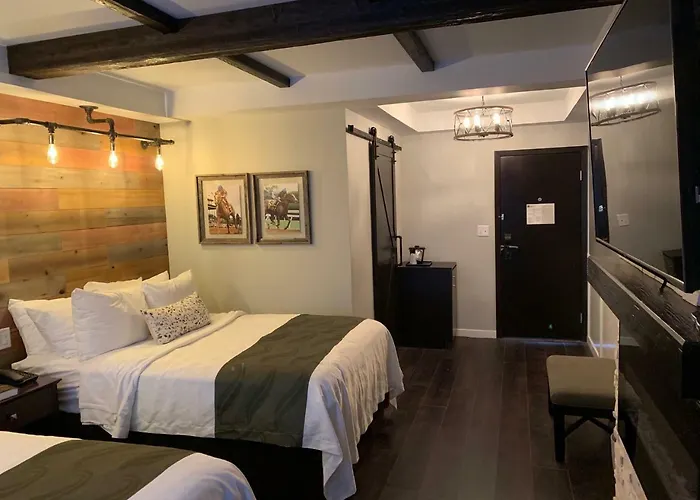 Cedar Stables Inn & Suites