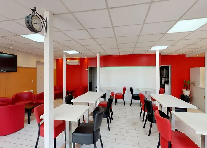 Kyriad Direct Poissy - Acheres