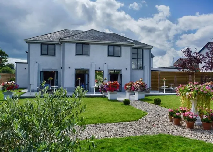 The Village Hotel, Bar And Restaurant
