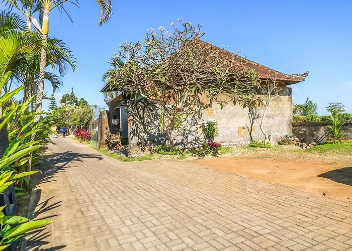 Sekar Arum Riverside Resort In Canggu