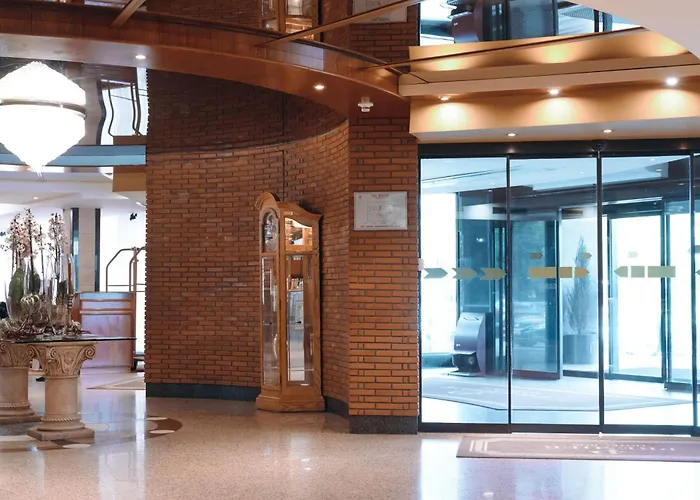 Premier Hotel Rus