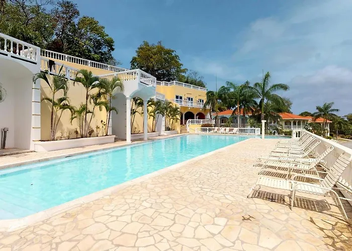 West End Dive Resort