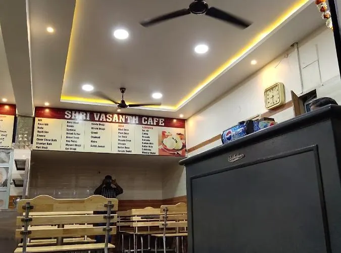 Shri Vasant Lodge