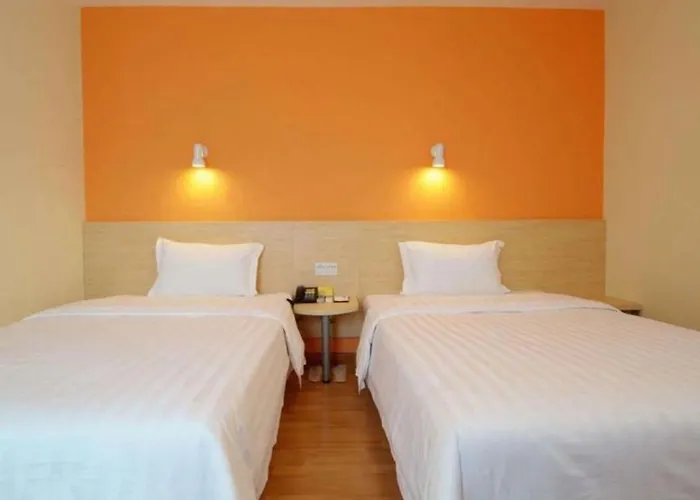 7 Days Inn Nanchang Bayi Square Zhongshan Road Wanshou Palace